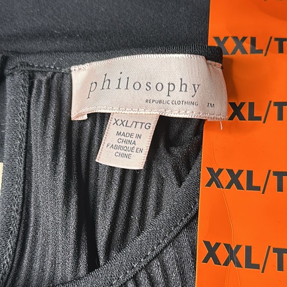 Philosophy size XXL short sleeve black accordion style blouse NWT - Picture 2 of 8